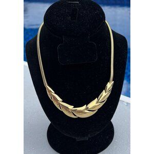 Vtg Trifari Necklace Gold Tone 80s 90s Modernist Choker Signed Shiny Omega